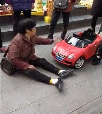 救护车GIF动态图_救护车表情_救护车GIF动嗨动图表情包图片