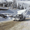 雪地 汽车 蓝天 白云