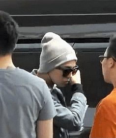 G-Dragon 汽车 帽子 墨镜