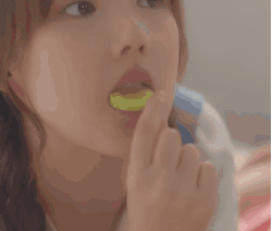 Gfriend MV Sweetie&Pie 可爱 吃 少女 李承焕 黄瓜