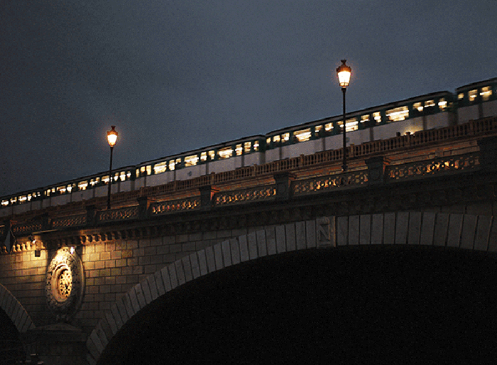 Cinemagraph 列车 桥 灯光
