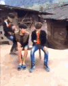 见笑 坐板凳 欢乐 打人