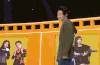 帅哥 走路 自信 表演 酷酷的