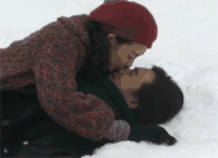 电影 情侣 雪地 亲亲