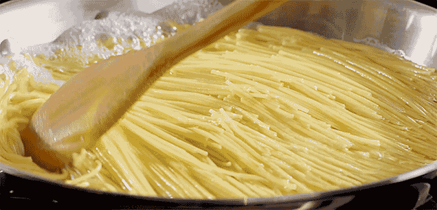 意大利面 pasta 美食 搅拌