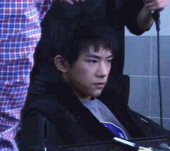 明星 TFBOYS 易烊千玺 帅气