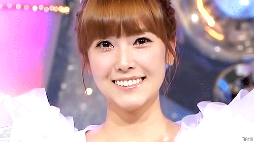 Jessica 美女 開心 微笑