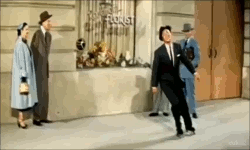 吉恩·凯利 50年代 帅 围观 跳舞 表演 滑旱冰 roller skating
