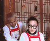 搞笑 手势 围裙 眼镜