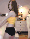 美女 扭屁股 露脐装 跳舞