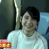 女生 腼腆 笑容 拍手