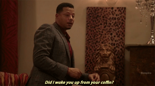 男人 西装 说话 灯光