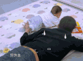 萌娃 幸福 开心 逗乐