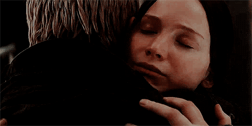 电影 拥抱 低头 难过