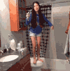 美女 摔倒 尴尬 马桶