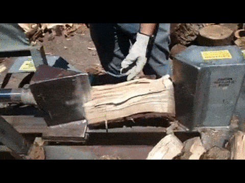 木头 劈柴 机器 干活
