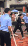 城管 欺负人 围殴 大妈 暴力 执法