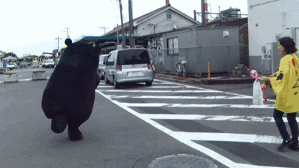 熊本熊 马路 蹦跶 魔性