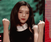 跳舞 握拳 红唇 手指线长