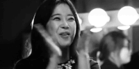 美女 黑白 开心 鼓掌