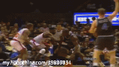 奥尼尔 NBA 篮球 魔术 尤因 激烈对抗 单手暴扣 劲爆体育
