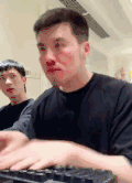 键盘 手指 笑容 牙齿