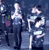 EXO 演唱会 金钟仁 都暻秀 鼓掌