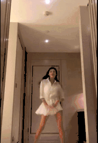 美女 跳舞 室内 长头发