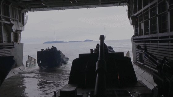 南海舰队 军事 演戏 登陆演练 军舰 两栖坦克