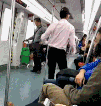 列车上 搞笑 跳舞 扭屁股