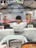 王源 直播 逗比 可爱 举重 搞笑 明星爱豆