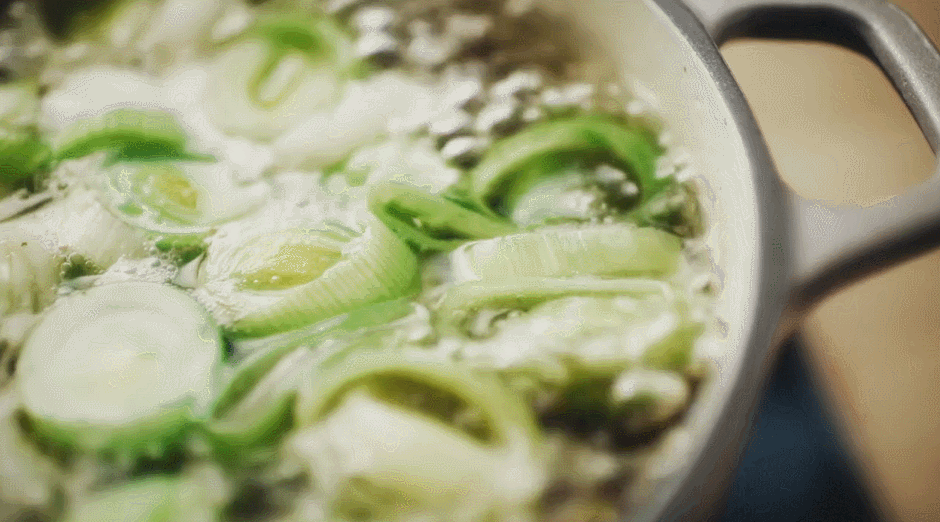 烹饪 美食系列短片 蔬菜浓汤 香煎鹅肝 煮大蒜