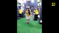 足球 妹子 炫酷 花样