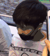 张艺兴 带面罩 搞笑 拍照 害羞