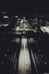 马路 夜晚 车辆 速度