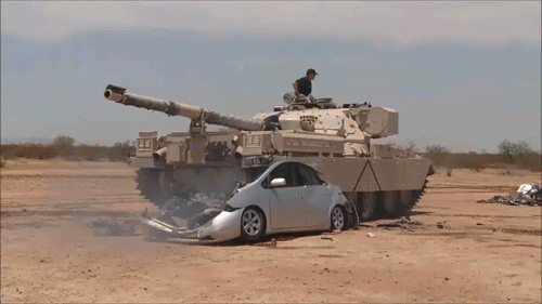 坦克 汽车 旋转 灰尘