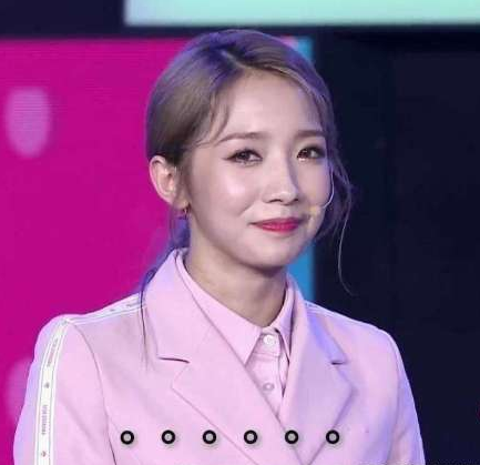 火箭少女101 吴宣仪 孟美岐 搞笑 文字表情包