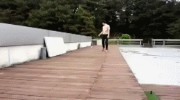 喵星人 追 跑 萌