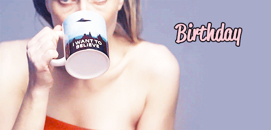 美女 喝水 大眼睛 性感