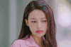 美女 粉衣服 歪头 红嘴唇 不开心