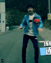 易烊千玺 小鲜肉 唱歌跳舞 可爱