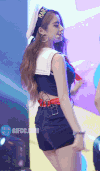 美女 扭屁股 性感 舞台