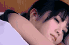 美女 躺着 转头 观看