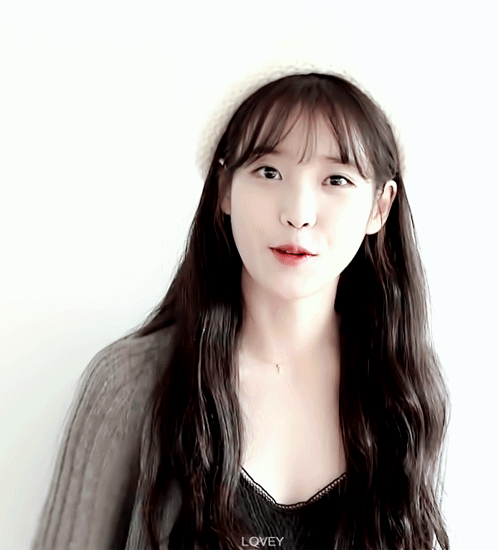 IU 可愛 歡樂 比心
