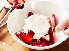冰淇淋  食品 甜点 草莓
