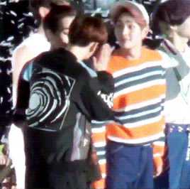 EXO 舞台 握手