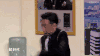 表演 生气 摔瓶子