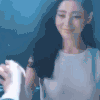 美女 牵手 微笑 白裙子 灯光