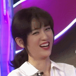 陈乔恩 美女 手机 开心