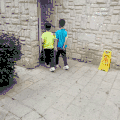 人群 排队 小孩 侧门